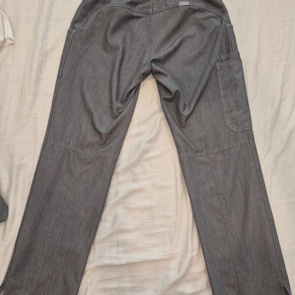 FIGS EUC Women's Graphite Color Casma XS and Kade XSP Bundle - Picture 7 of 8